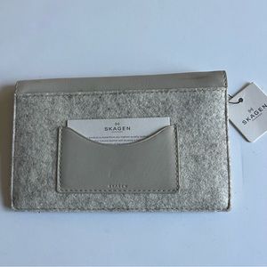 Skagen Leather felt Card Case Oatmeal/Grey Color